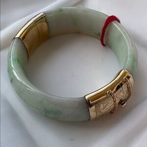 Vintage 14K YG Green Jade Split Cap-Cut Bracelet- 6.25” Inside Measurement